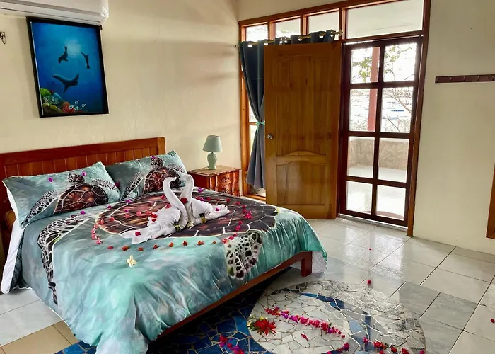 Casa Verde Vacation Garden Home